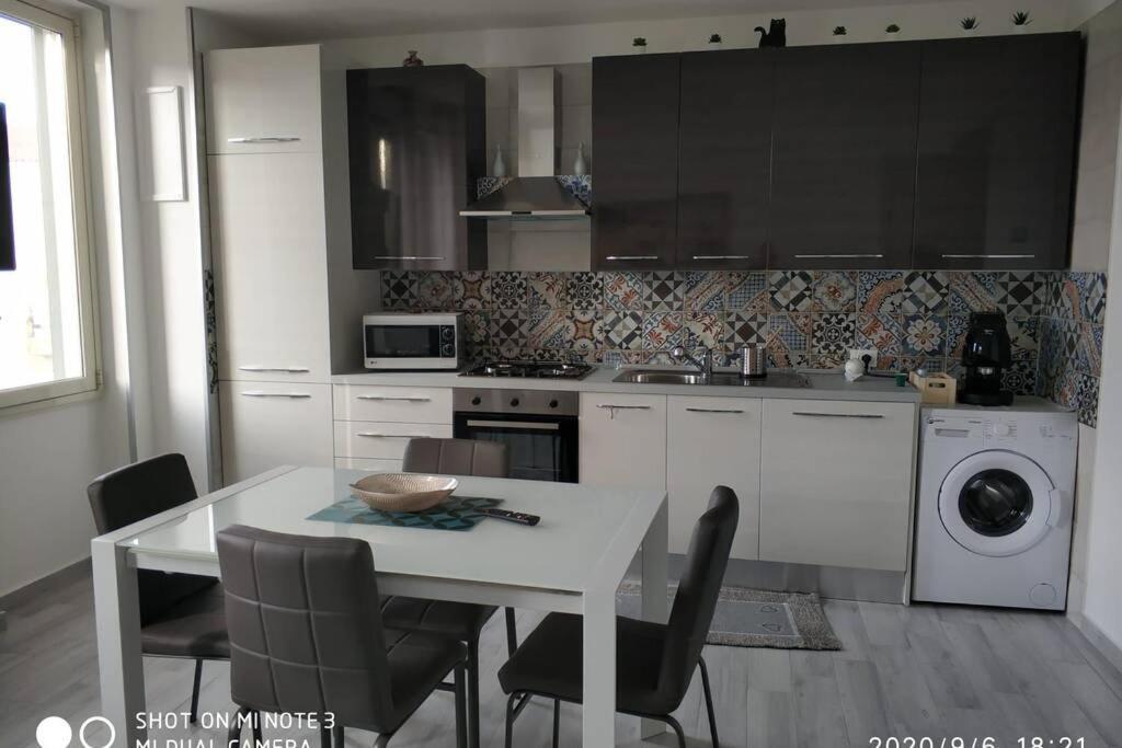 פלרמו Home Sweet Home Appartamento Ricco Di Comfort מראה חיצוני תמונה